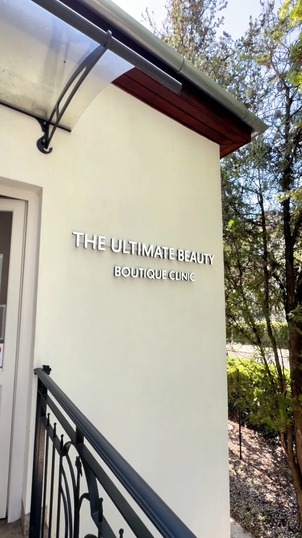 A The Ultimate Beauty boutique klinika bejárata Budán