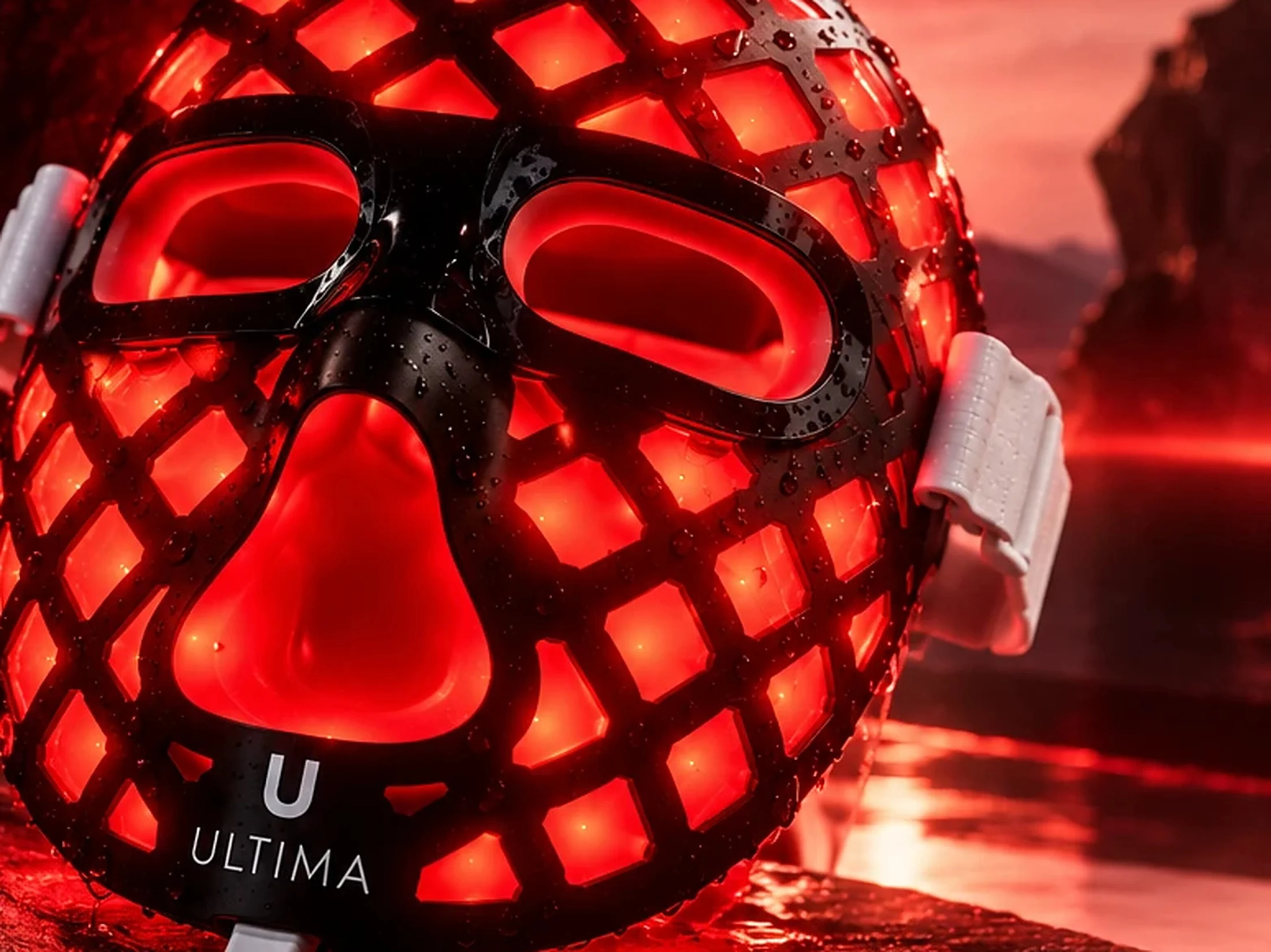 Az ULTIMA LED maszk közelről, bekapcsolt vörös fényben